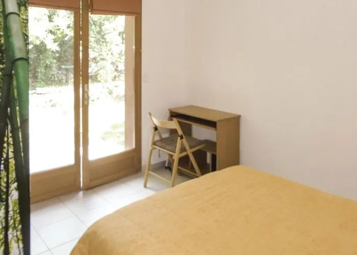 Lovely In With Kitchen Hébergement de vacances *